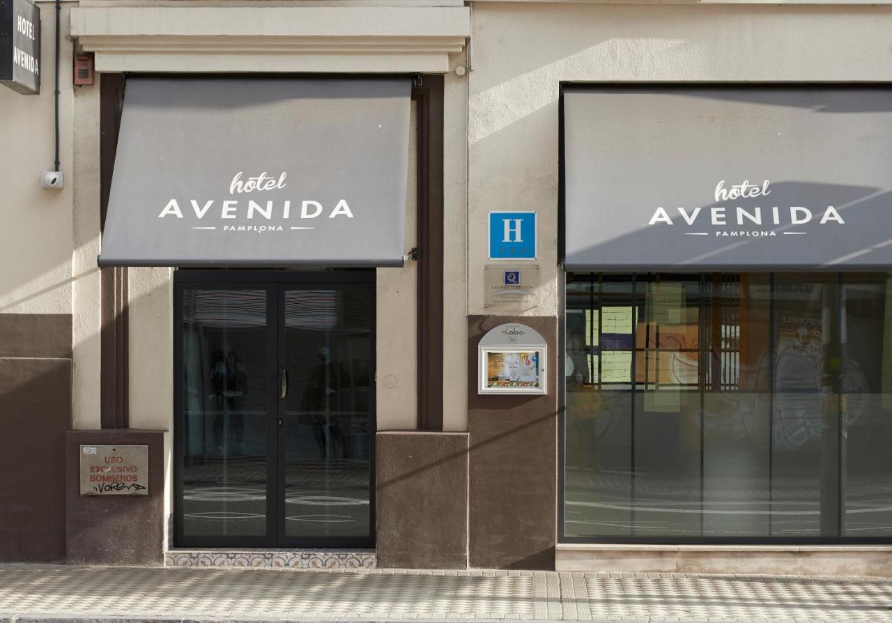 Hotel Avenida Pamplona Bagian luar foto